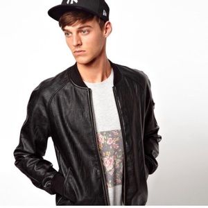 Guess men’s bomber jacket